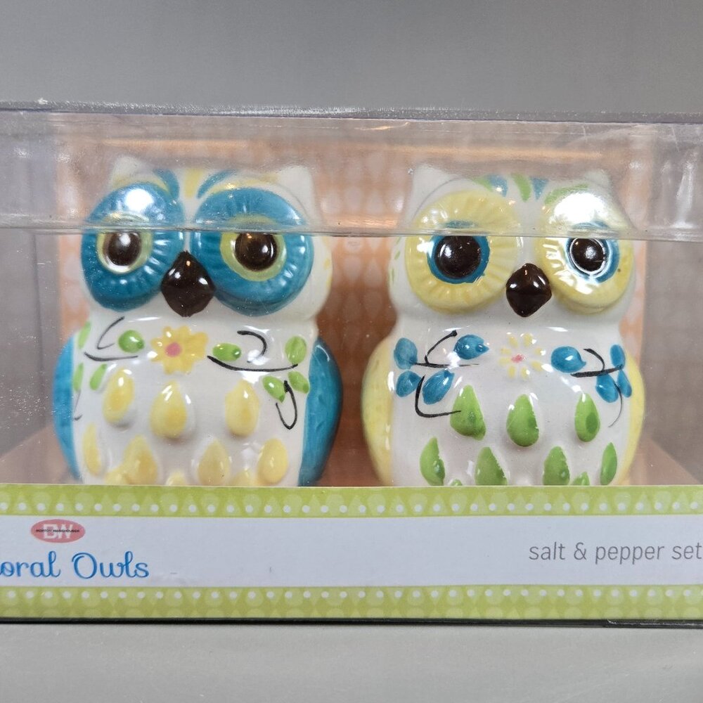 🌸 BW Floral Owls Salt & Pepper Shakers Set 🦉